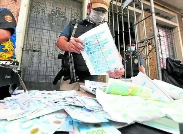 随着圣诞假期的临近，菲律宾国家警察提醒公众警惕假比索钞票