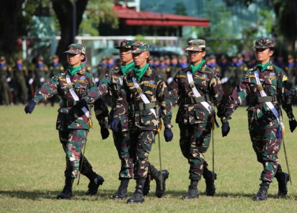 萨拉·杜特地提议年满18岁菲律宾公民强制服兵役