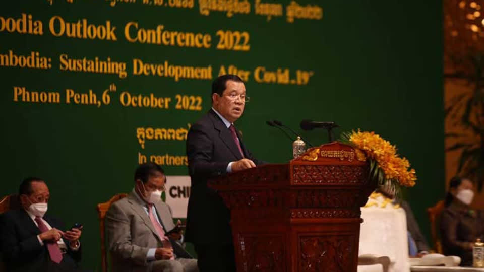 洪森：人力资源是柬埔寨政府的首要发展重点！