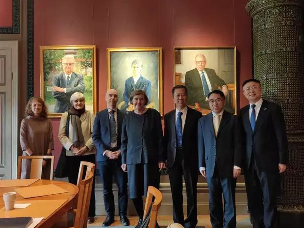 中国驻瑞典大使崔爱民会见瑞典斯德哥尔摩大学校长维丁