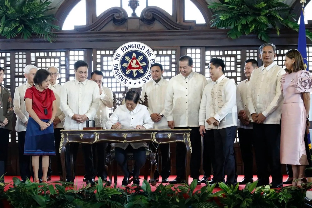 菲律宾总统有望出访日本前签署国家预算案